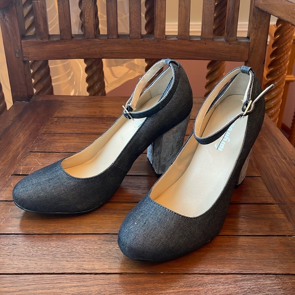 Farylrobin Velvet Heels - Picture 1 of 5